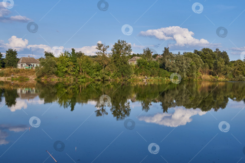 Скачать Рыбалка на озере. Отражение в воде. База отдыха фотосток Ozero