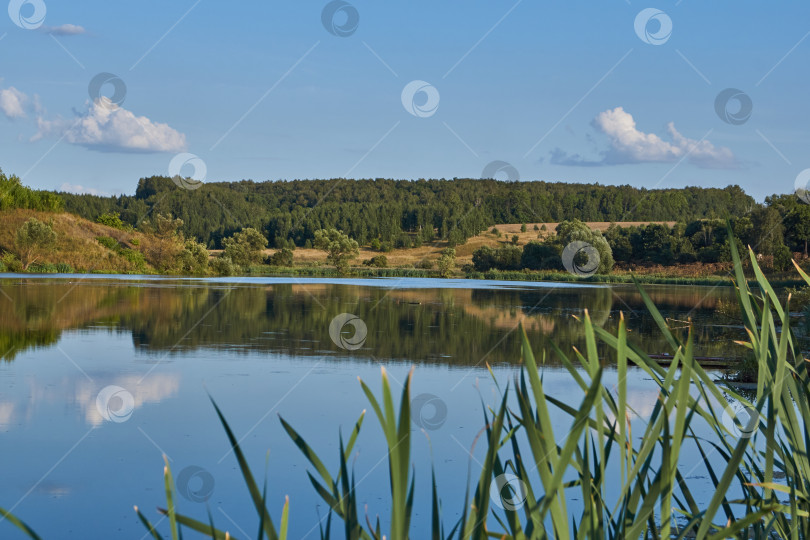 Скачать Рыбалка на озере. Отражение в воде. База отдыха фотосток Ozero