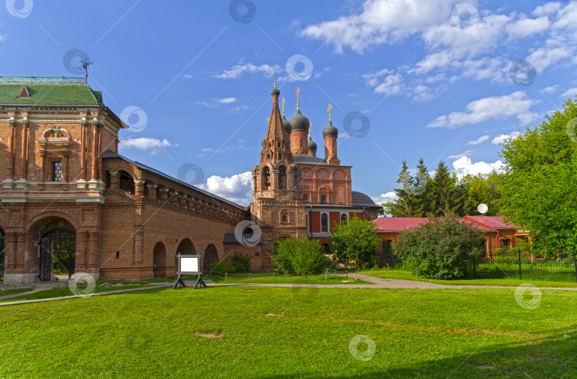 Скачать Старинный православный собор. фотосток Ozero