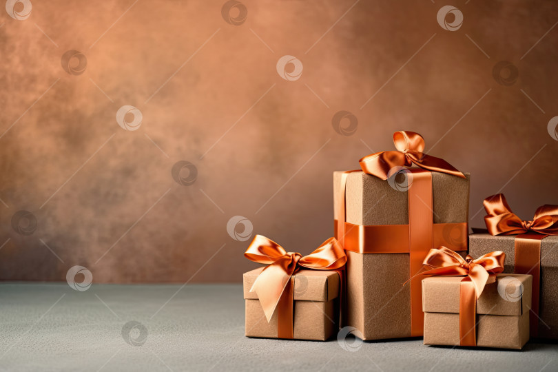 Скачать Рождественские черные подарочные коробки с золотой лентой. Рождественская поздравительная открытка. Счастливого праздника. Генеративный искусственный интеллект. фотосток Ozero
