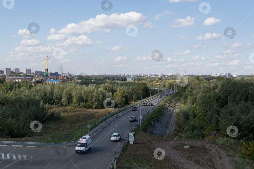 Скачать Съезд с метромоста (мост 60 лет Победы) на улицу 3-я Островская, Омск фотосток Ozero