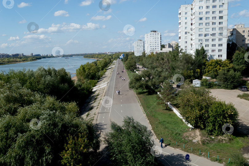 Скачать Вид на берег Иртыша и ул. Волочаевская с метромоста (мост 60 лет Победы) город Омск, 2023 фотосток Ozero