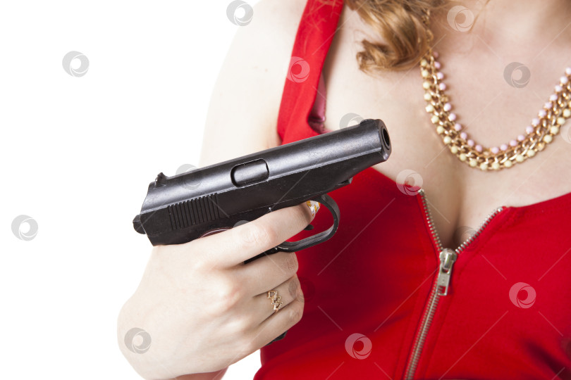 Скачать дама в красном, держащая пистолет фотосток Ozero