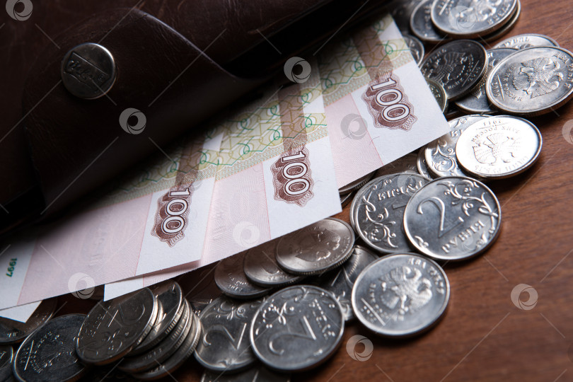 Скачать Российские сторублевые банкноты и монеты фотосток Ozero