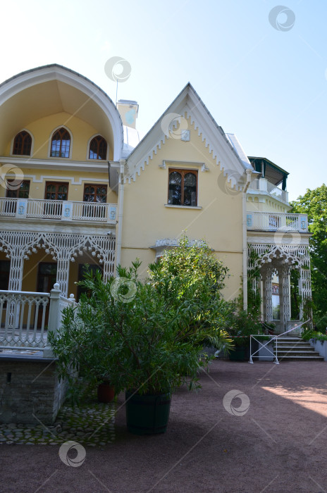 Скачать Дворец Коттедж в парке Александрия Петергоф, Санкт-Петербург фотосток Ozero