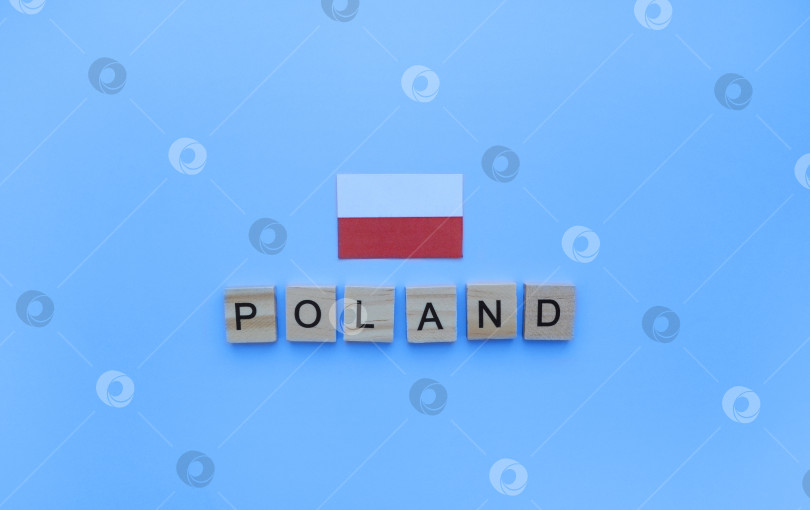 Скачать 11 ноября, День независимости Польши, флаг Польши, минималистичный баннер с надписью деревянными буквами фотосток Ozero