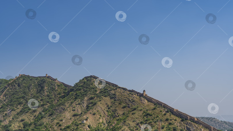 Скачать Древняя оборонительная крепостная стена фотосток Ozero