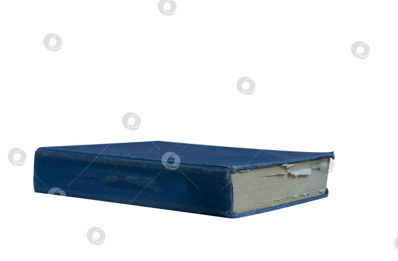 Скачать Одна старая книга с синей обложкой на белом фоне, изолированный объект. фотосток Ozero