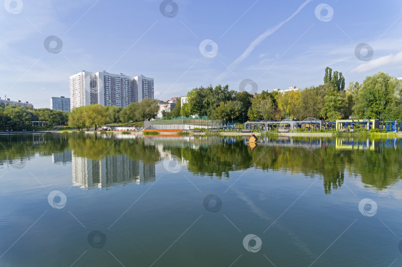 Скачать Городской пруд. Москва. фотосток Ozero