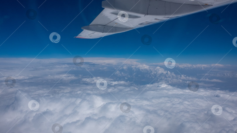 Скачать Над облаками фотосток Ozero