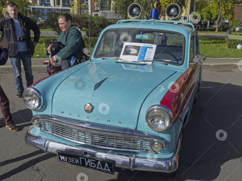 Скачать Старый советский автомобиль Москвич-403 фотосток Ozero