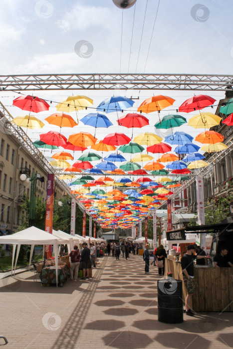 Скачать Фестиваль зонтиков на улице. фотосток Ozero