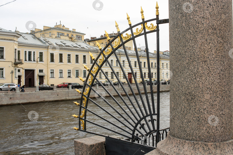 Скачать Знаменитая ограда Летнего сада. фотосток Ozero