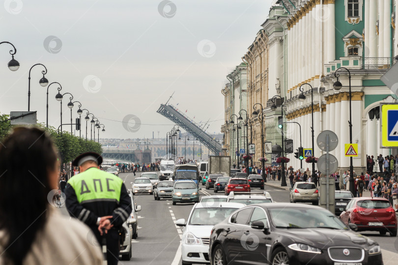 Скачать Жизнь большого города. фотосток Ozero