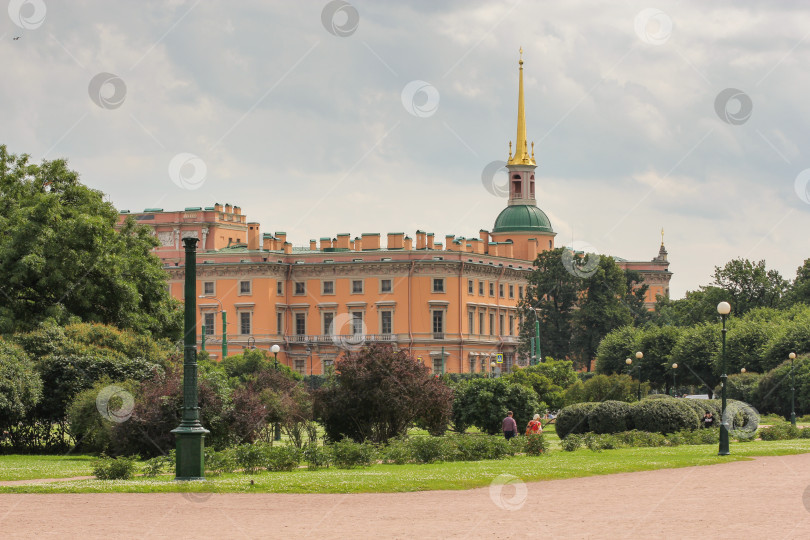 Скачать Вид на Михайловский замок. фотосток Ozero