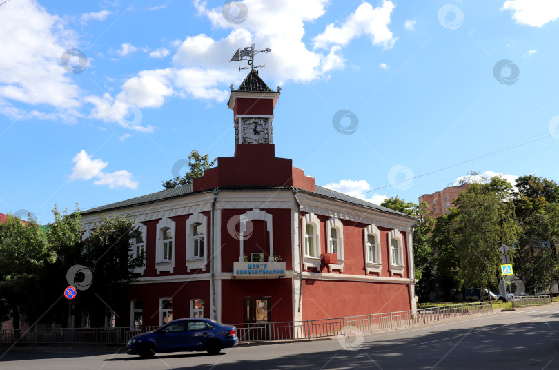 Скачать Дом под часами в Клину фотосток Ozero