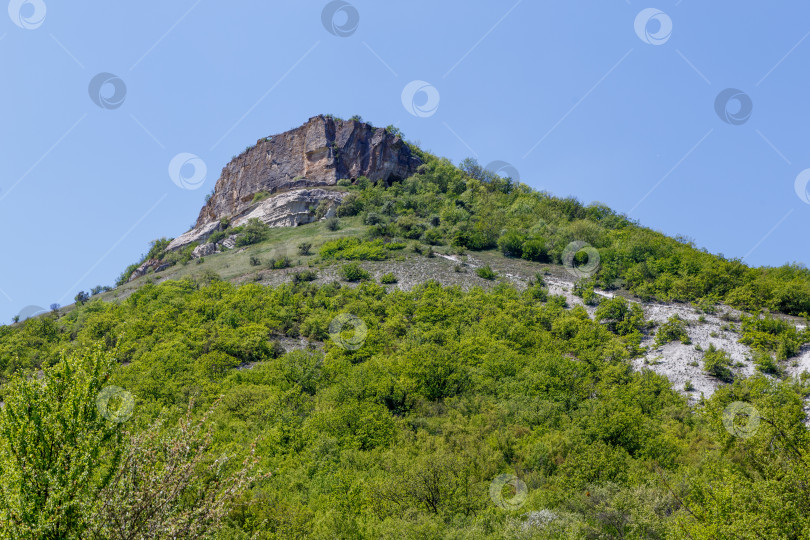 Скачать Конусовидная гора Тепе-Кермен фотосток Ozero