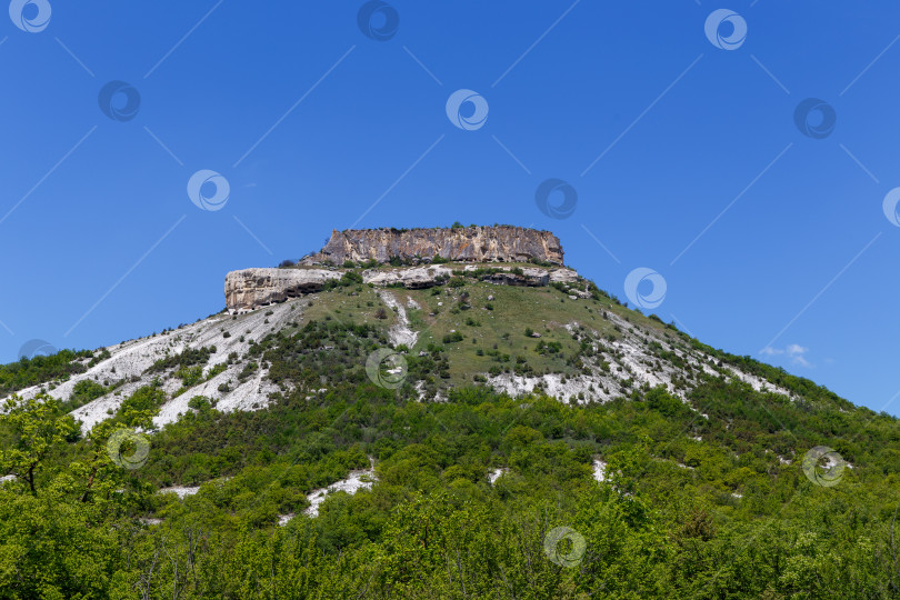 Скачать Конусовидная гора Тепе-Кермен фотосток Ozero