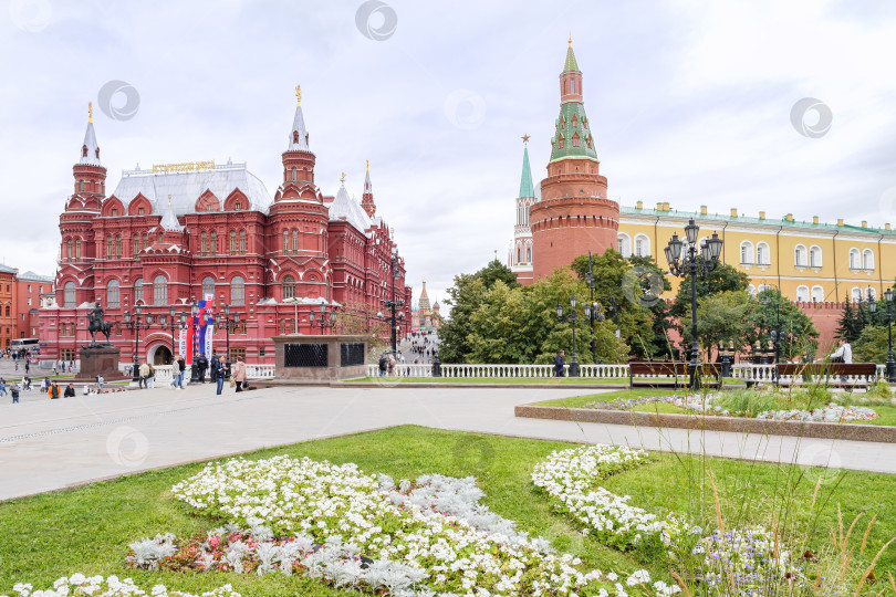 Скачать Исторический музей в Москве. Вид с Манежной площади. фотосток Ozero