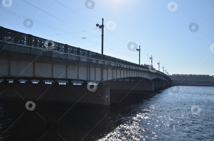 Скачать Литейный мост в Санкт-Петербурге в солнечный день фотосток Ozero