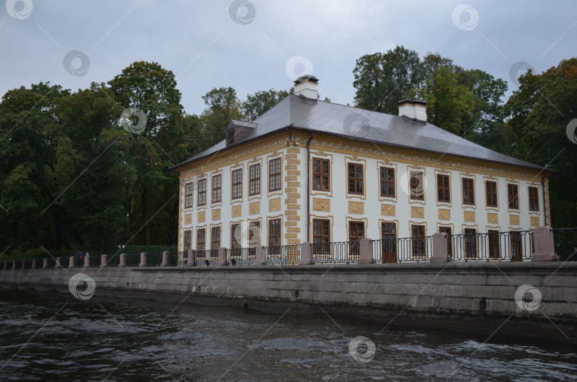 Скачать Летний двор Петра и в Летнем саду в Санктпетербурге фотосток Ozero