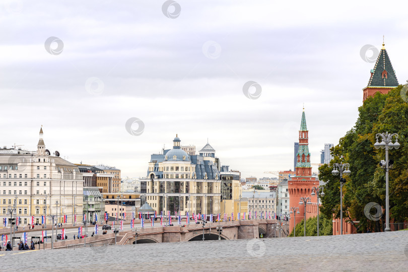 Скачать Москва. Вид с Красной площади на Васильевский спуск. фотосток Ozero