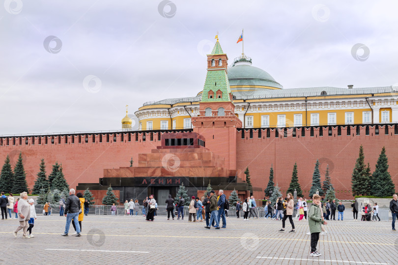 Скачать Москва. Красная площадь и Мавзолей Ленина на фоне Кремля. фотосток Ozero