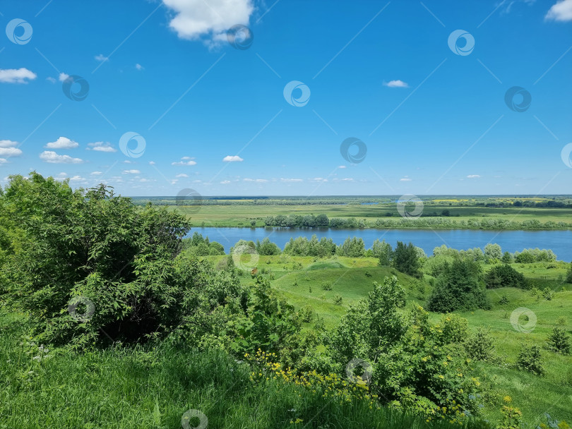 Скачать Живописный вид на Константиновские луга и реку Ока. Есенинские места. фотосток Ozero