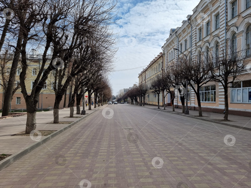 Скачать центральная улица города. пешеходная улица Ленина в Смоленске фотосток Ozero