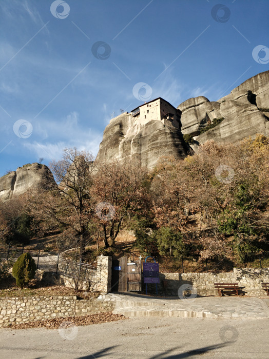 Скачать Греция, Каламбака, Метеоры. Вид на монастырь фотосток Ozero