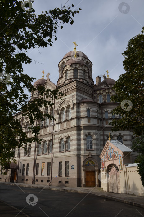 Скачать Иоанновский монастырь на реке Карповке в Санкт-Петербурге фотосток Ozero