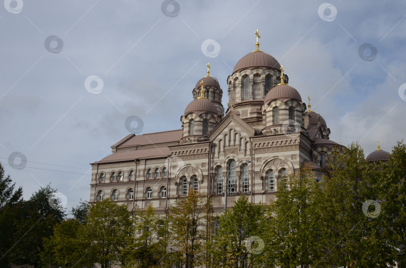 Скачать Иоанновский монастырь на реке Карповке в Санкт-Петербурге фотосток Ozero