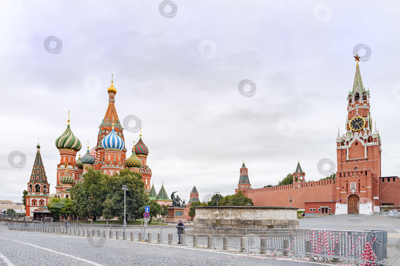 Скачать Москва, Красная площадь, Спасская башня, Кремлевская стена, храм Василия Блаженного, лобное место фотосток Ozero