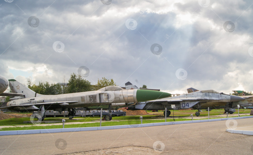 Скачать Выставка военной авиации. фотосток Ozero