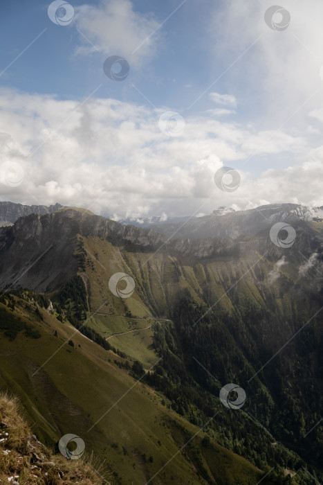 Скачать Швейцарская горная тропа фотосток Ozero