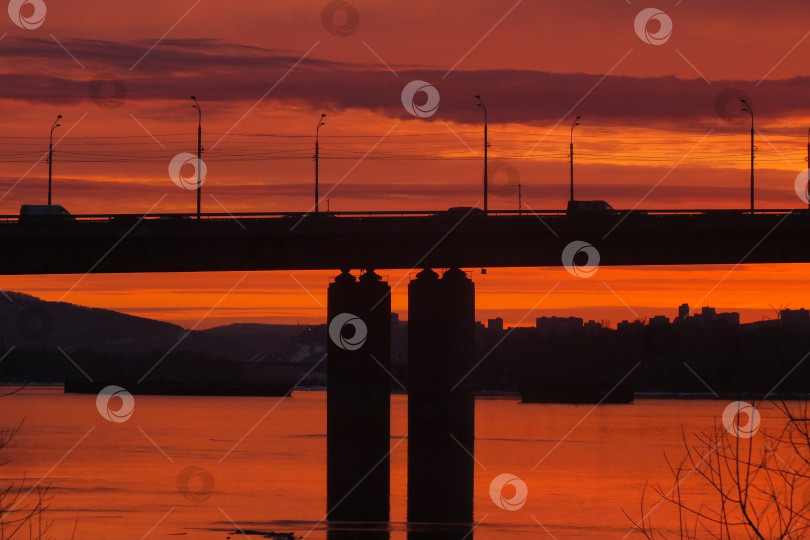 Скачать мост с видом на закат фотосток Ozero