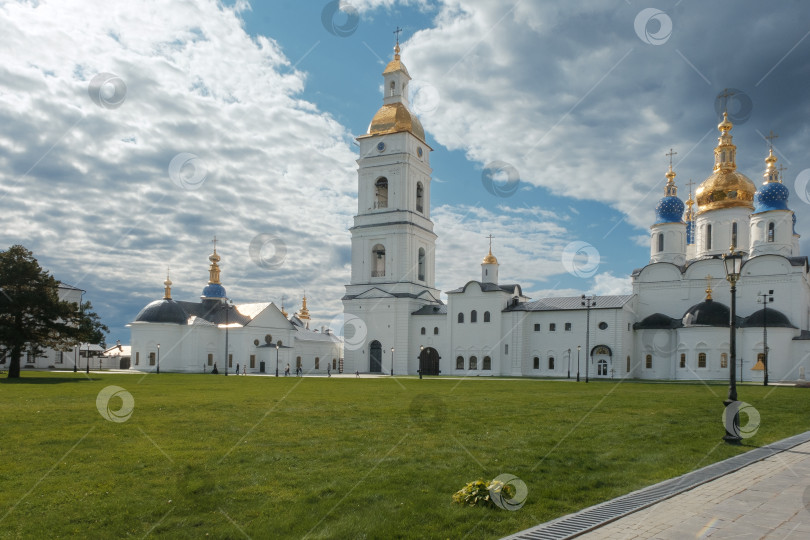 Скачать Софийско-Успенский собор и соборная колокольня. Тобольск. Тюменская область фотосток Ozero