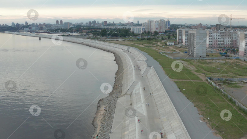 Скачать Городская набережная в Хабаровске. 2019 год. Съемка с беспилотника. фотосток Ozero