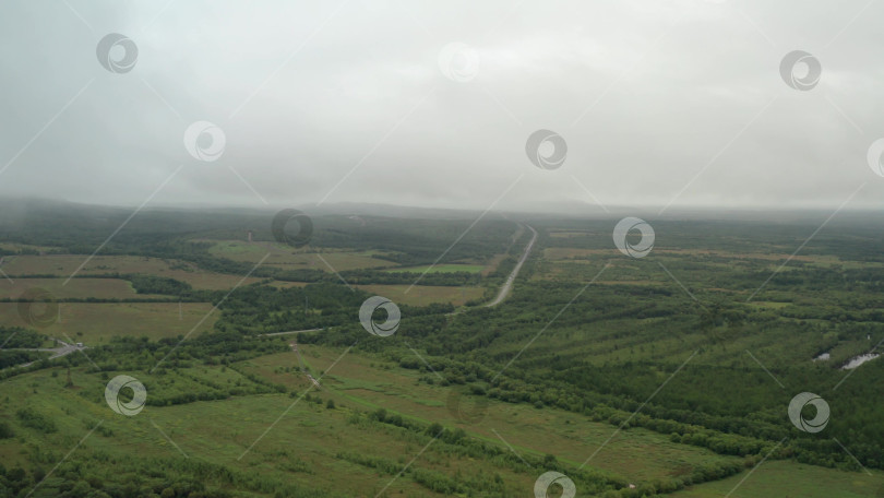 Скачать На машине по дорогам острова Сахалин. 2019 год. фотосток Ozero