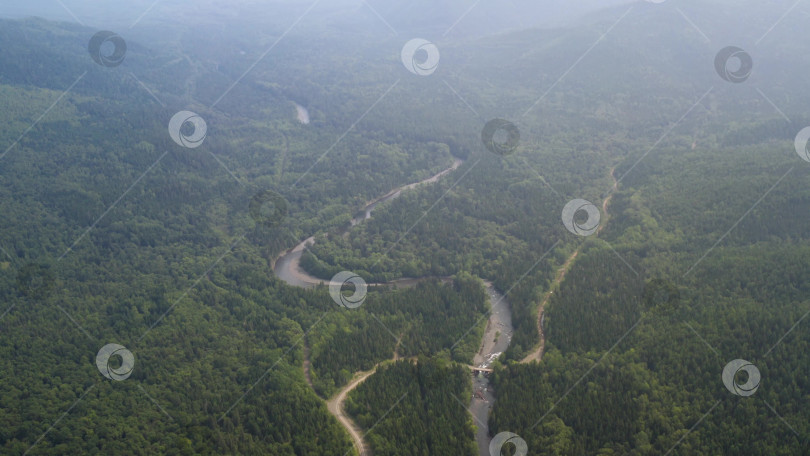 Скачать Горная река в лесу. Остров Сахалин. 2019 год. фотосток Ozero
