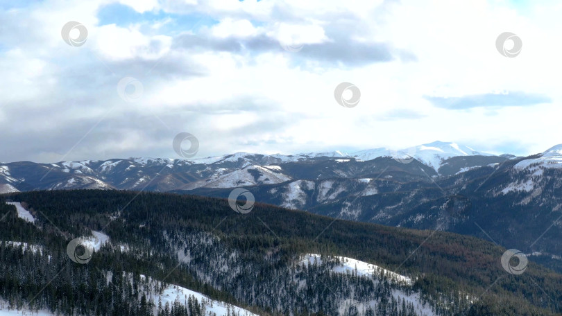 Скачать Окрестности горного озера Амут. 2019 год. Съемка с беспилотника. фотосток Ozero