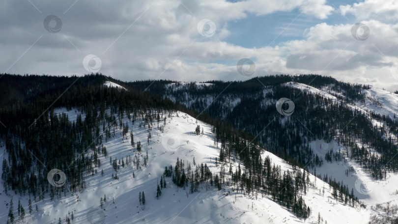 Скачать Окрестности горного озера Амут. 2019 год. Съемка с беспилотника. фотосток Ozero