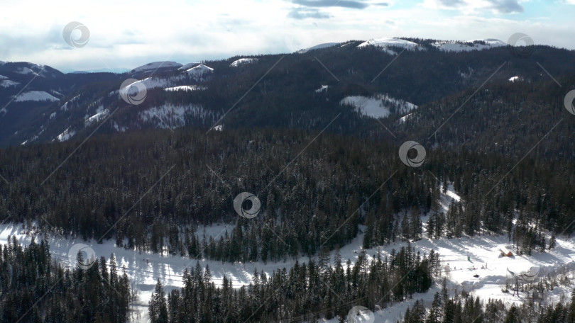 Скачать Окрестности горного озера Амут. 2019 год. Съемка с беспилотника. фотосток Ozero