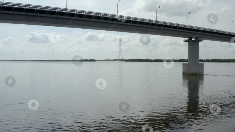 Скачать Мост через реку Амур на острове Большой Уссурийский. фотосток Ozero