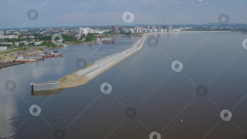 Скачать Плотина на реке Амур. фотосток Ozero