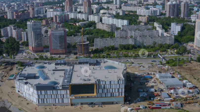 Скачать Строительство торгового центра в Хабаровске. фотосток Ozero