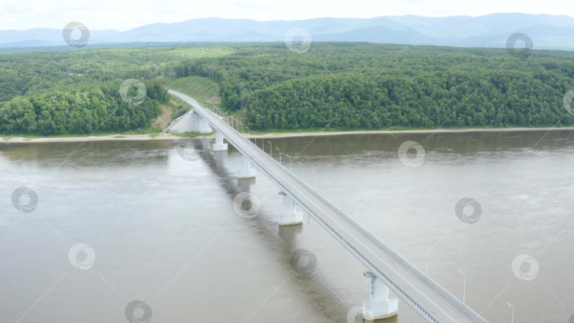 Скачать Мост через реку Амур на острове Большой Уссурийский. фотосток Ozero
