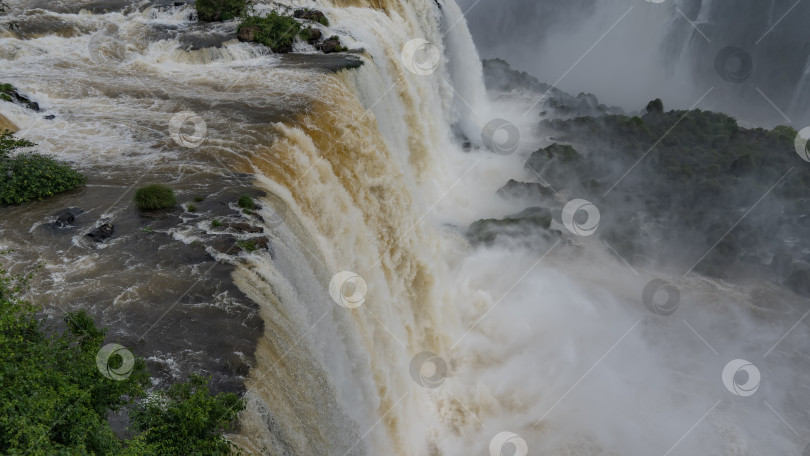 Скачать Красивый водопад. Крупный план. фотосток Ozero