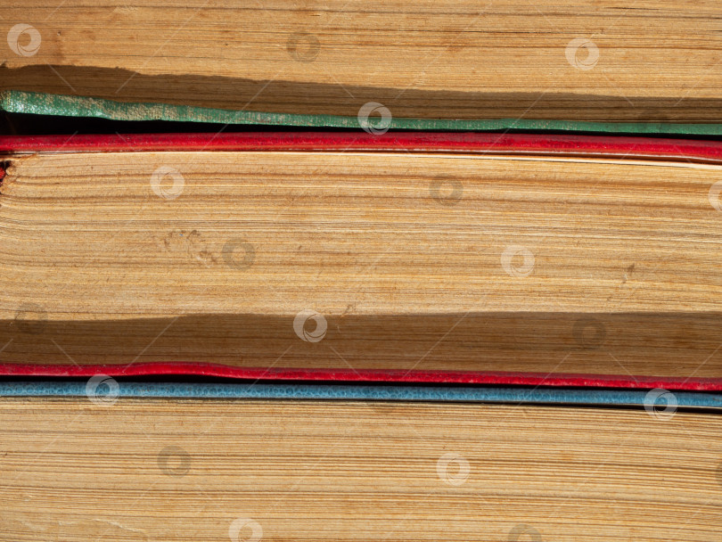 Скачать Макротекстуры старых книг в твердом переплете с пожелтевшими страницами фотосток Ozero