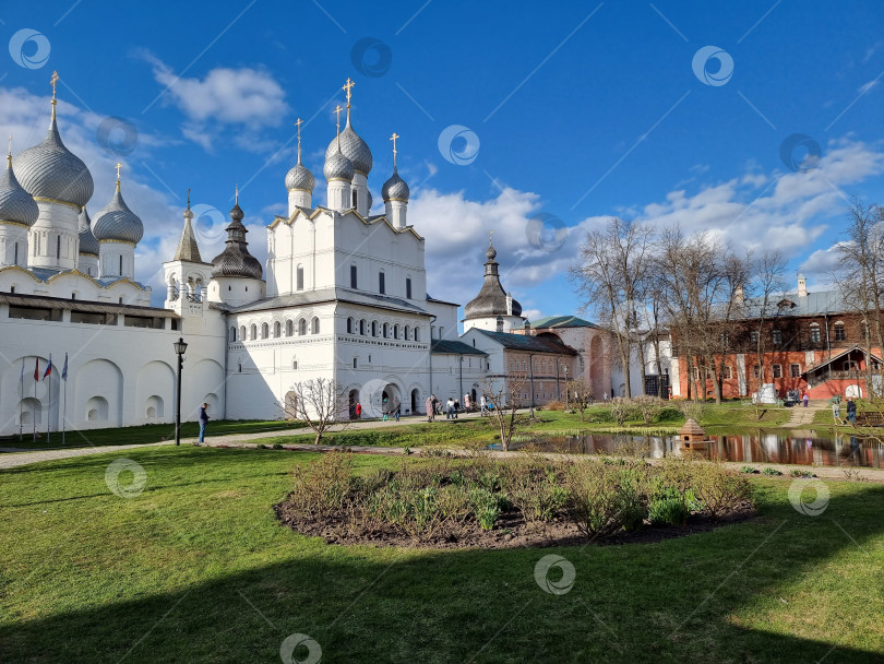 Скачать Вид на стены Ростовского кремля. Золотое кольцо России. Ростов Великий фотосток Ozero